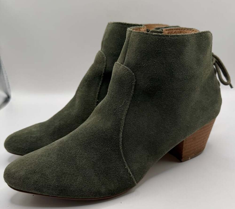Tahari Charles Ankle Boots Size 7.5M Green Suede